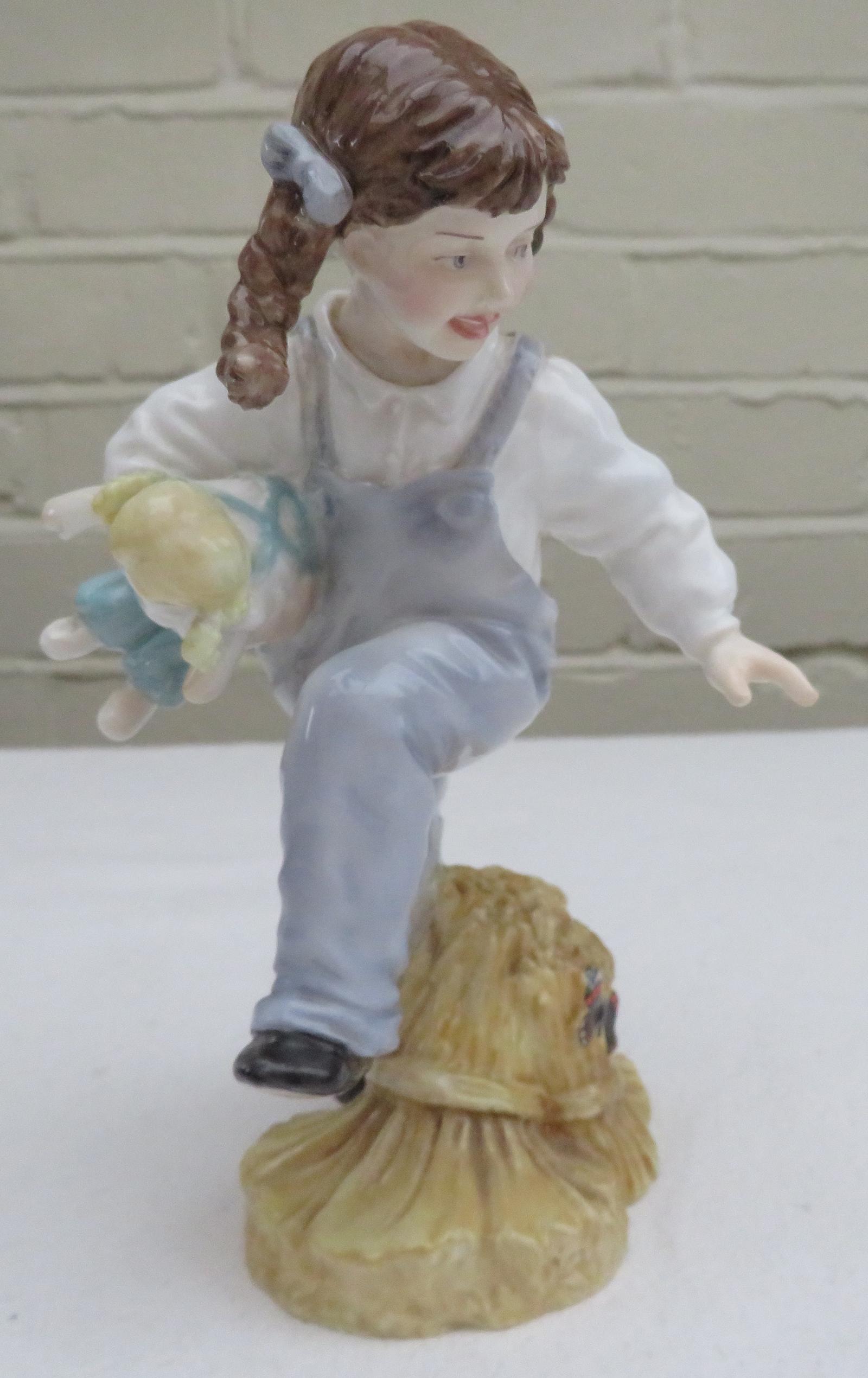 ROYAL WORCESTER FIGURE KATIES DAY PLAYTIME 6 1/2" HIGH (1 of 4) ROYAL WORCESTER FIGURE KATIES DAY PLAYTIME 6 1/2" HIGH (1 of 4)