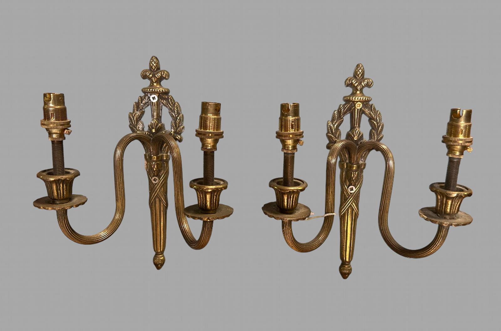 Pair of Attractive Wall Light Fittings (1 of 4)