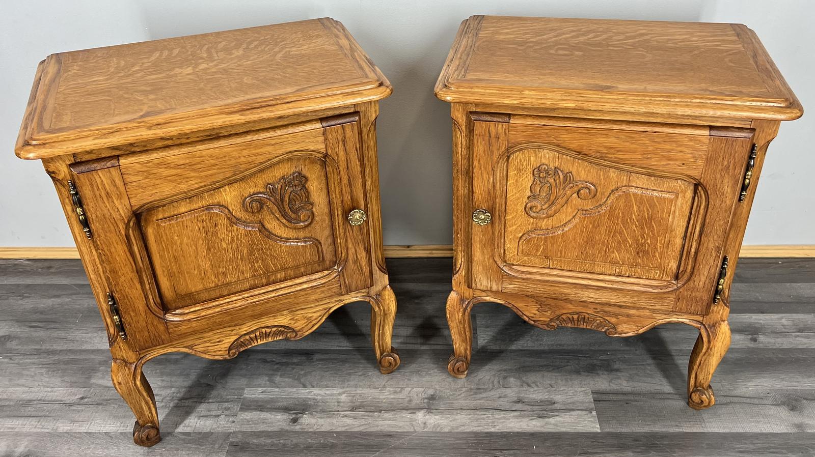 French Vintage Oak Bedside Tables Pair Cupboards Cabinets LOT 3912 (1 of 12)