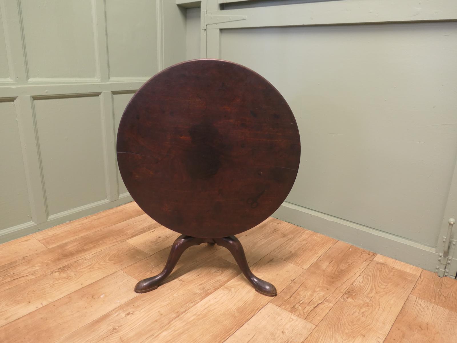 Georgian Mahogany Tilt Top Table / Coffee Table (1 of 6) Georgian Mahogany Tilt Top Table / Coffee Table (1 of 6)