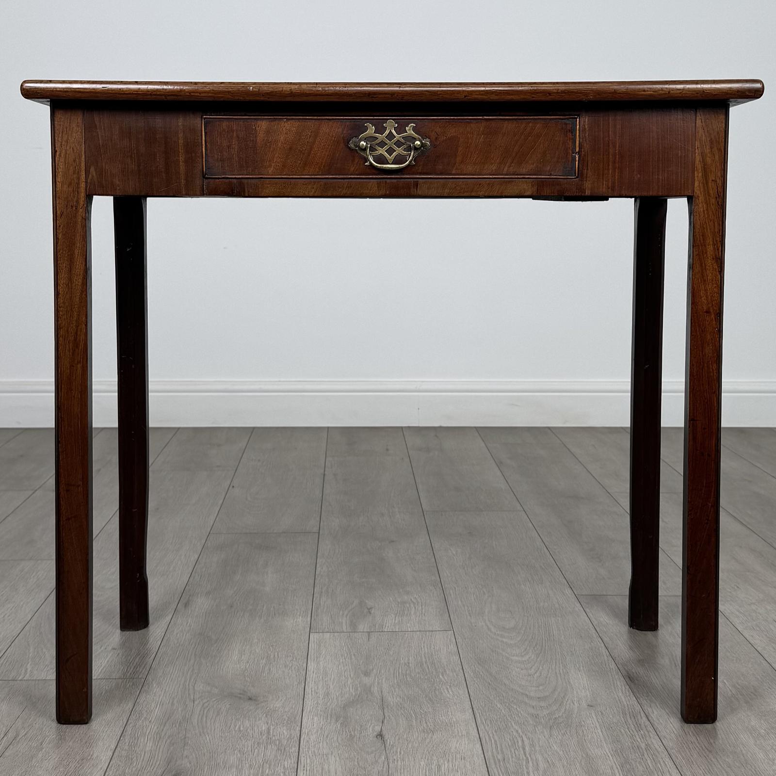 Antique 18th Century Good Quality Writing Table in Mahogany (1 of 11) Antique 18th Century Good Quality Writing Table in Mahogany (1 of 11)