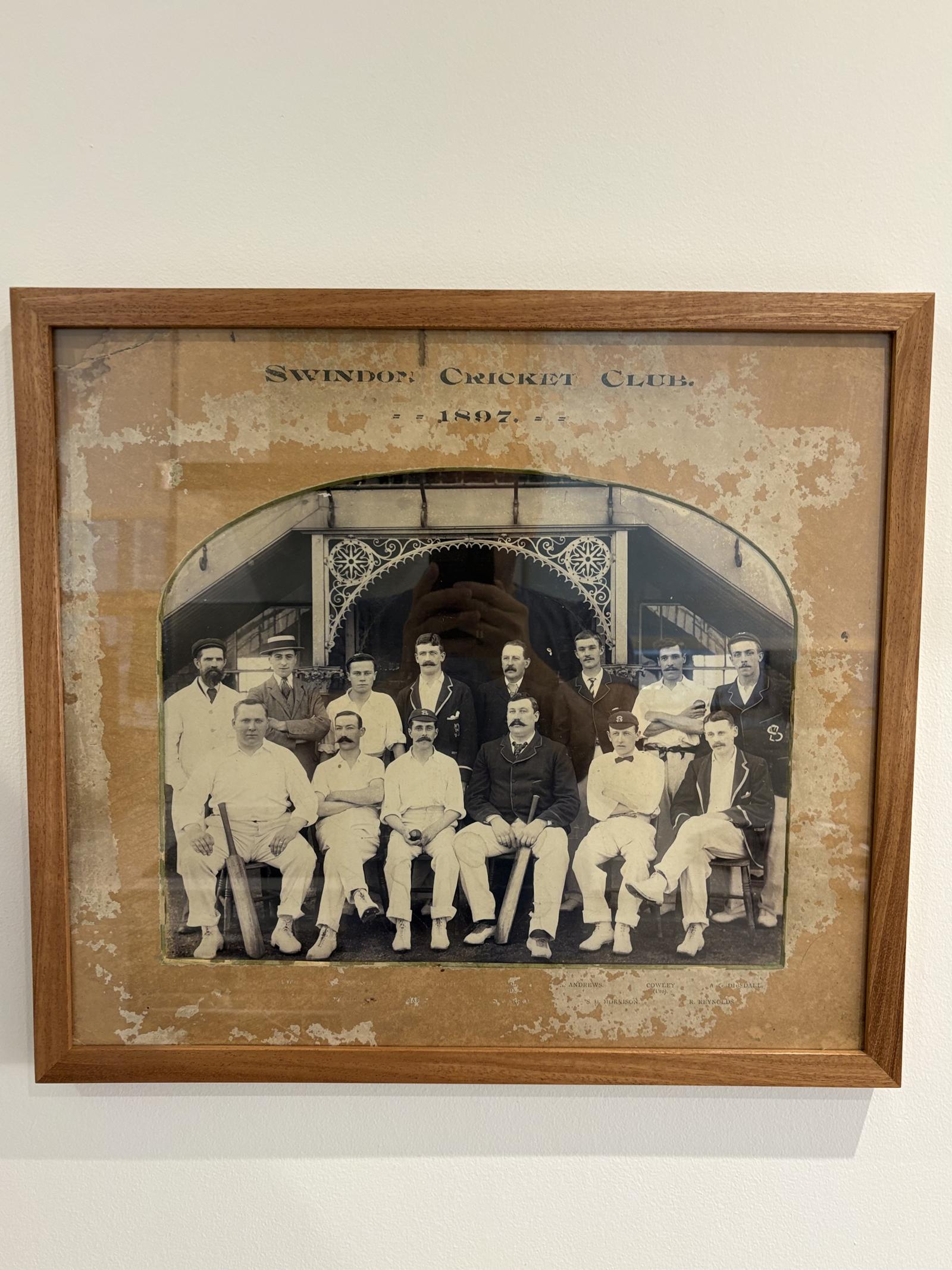 Swindon Cricket Club Team a Rare Victorian Team Photograph (1 of 5) Swindon Cricket Club Team a Rare Victorian Team Photograph (1 of 5)
