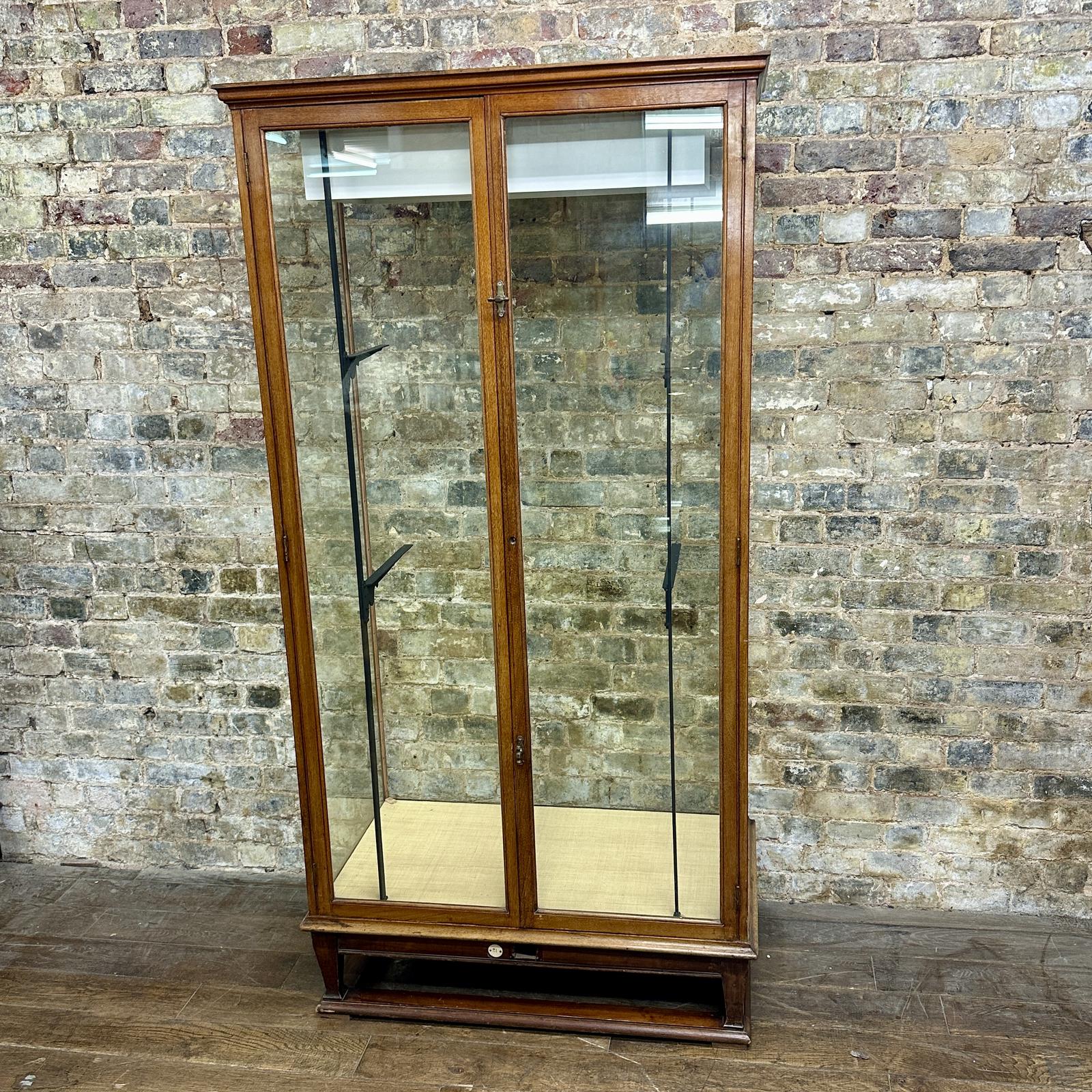Antique Shop Display Cabinet (1 of 8)
