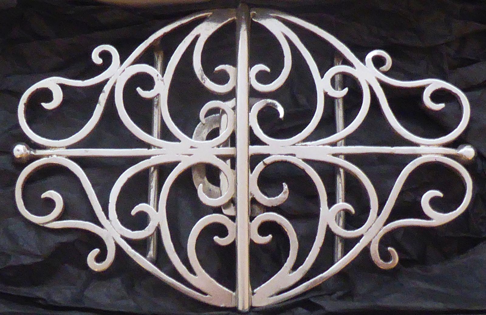 Victorian 1898 Hallmarked Solid Silver Nurses Belt Buckle Edward Souter Barnsley (1 of 9) Victorian 1898 Hallmarked Solid Silver Nurses Belt Buckle Edward Souter Barnsley (1 of 9)