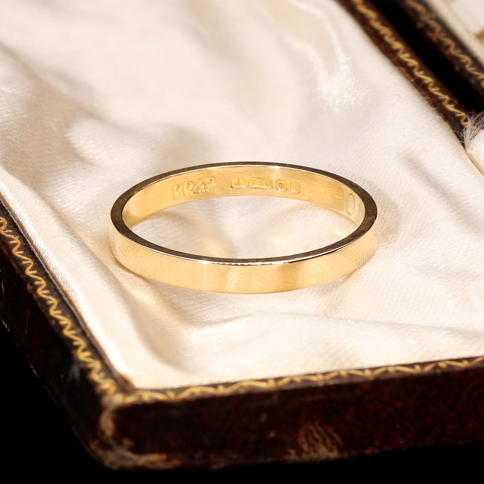 The Vintage 1975 18ct Flat Shaped Wedding Ring (1 of 1) The Vintage 1975 18ct Flat Shaped Wedding Ring (1 of 1)