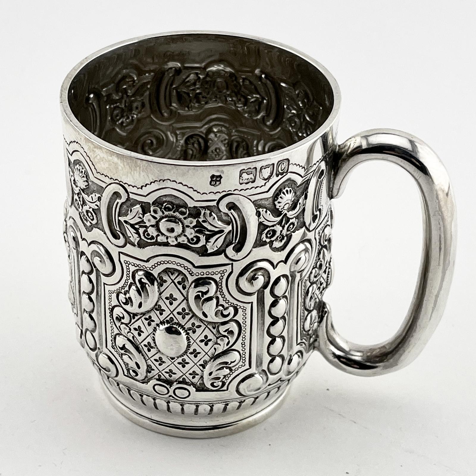 Pretty and Good Quality Victorian Sterling Silver Christening Mug (1 of 7)