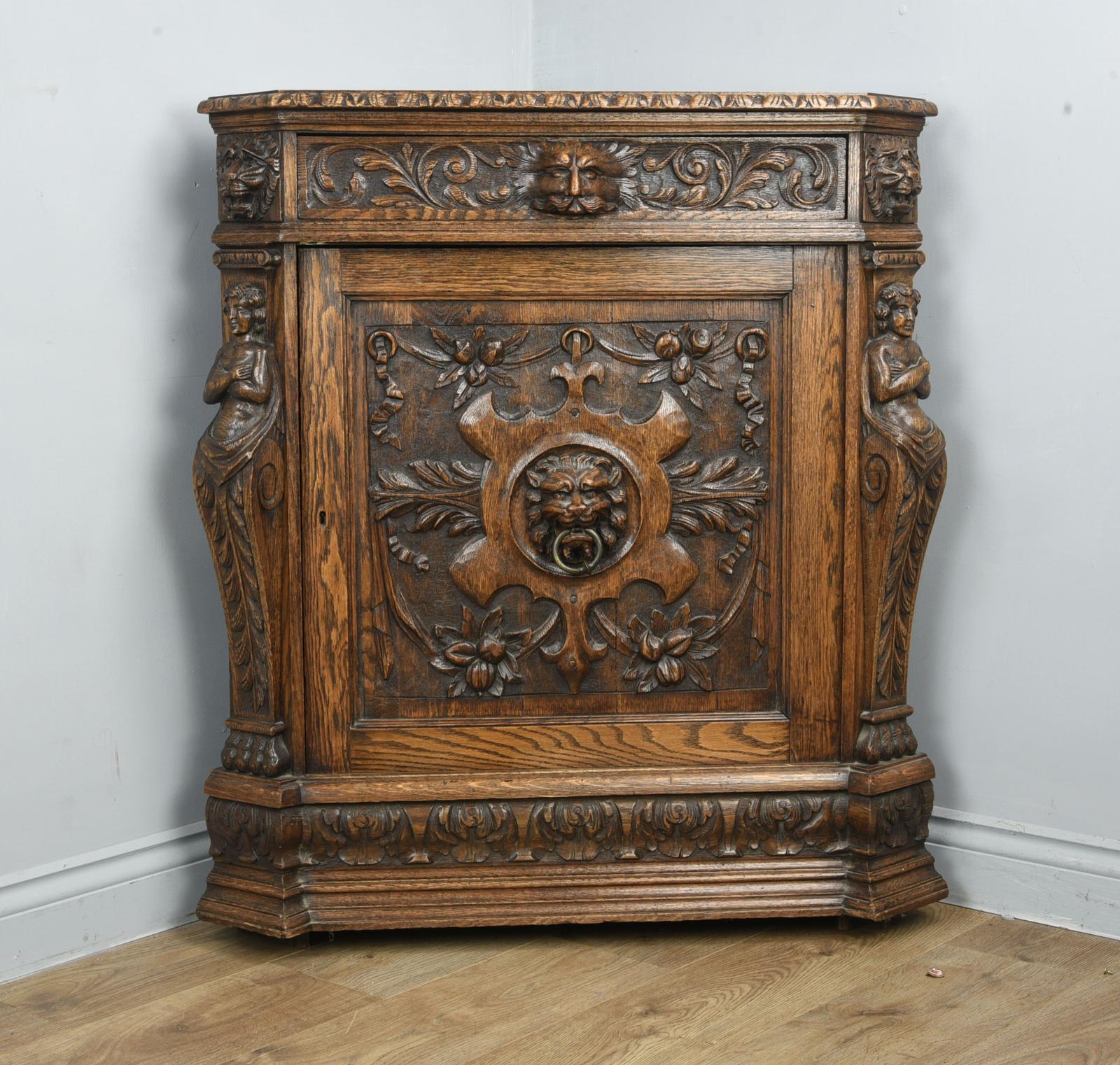 Antique Carved Oak Green Man Corner Cabinet (1 of 1) Antique Carved Oak Green Man Corner Cabinet (1 of 1)