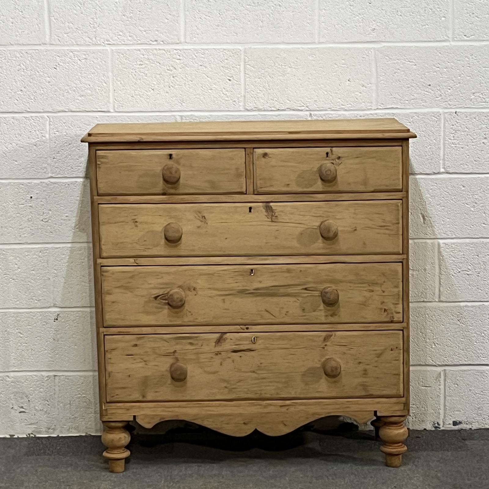 Large Victorian Pine Chest of Drawers (1 of 7) Large Victorian Pine Chest of Drawers (1 of 7)