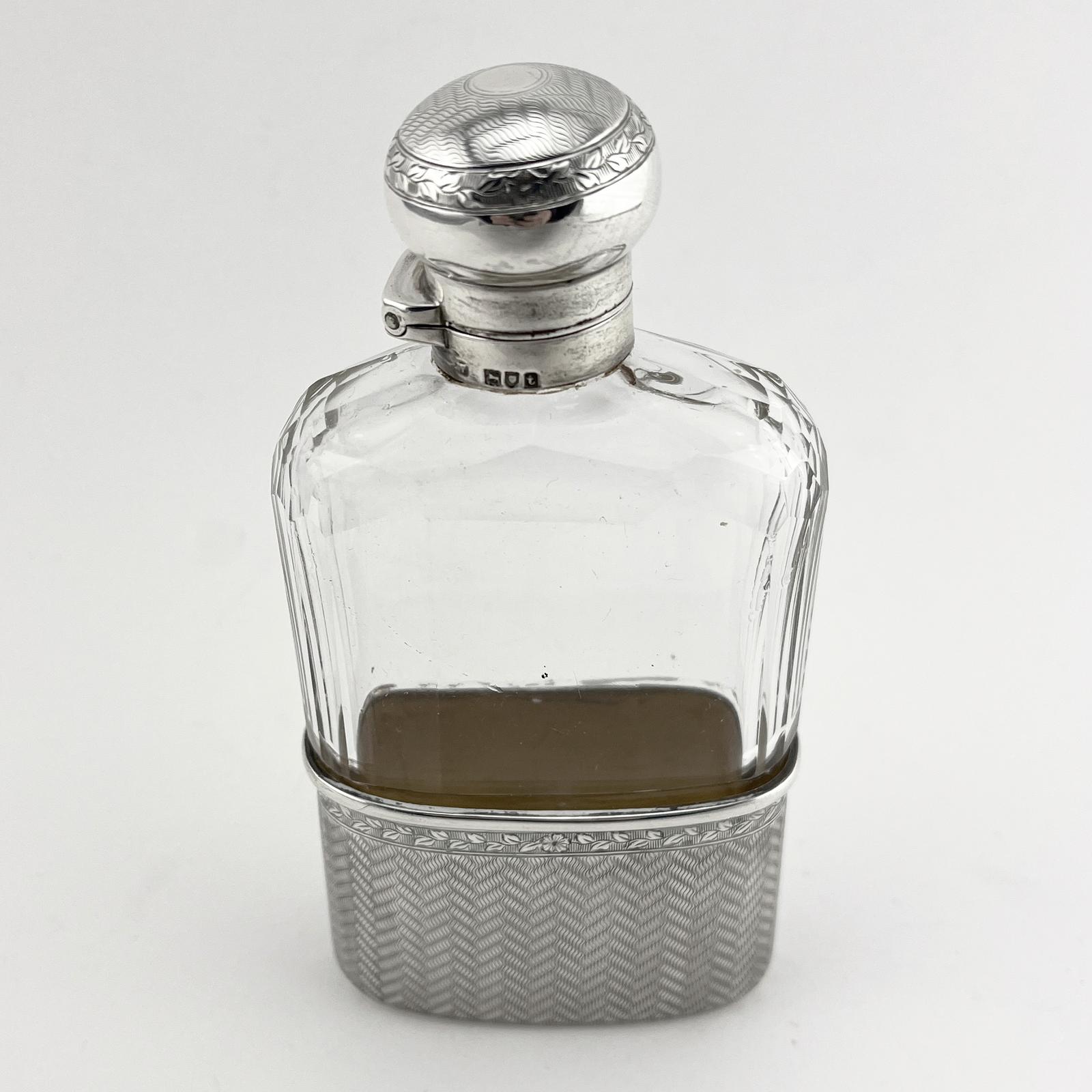 Attractive Sterling Silver and Cut Glass Edwardian Hip Flask (1 of 7) Attractive Sterling Silver and Cut Glass Edwardian Hip Flask (1 of 7)