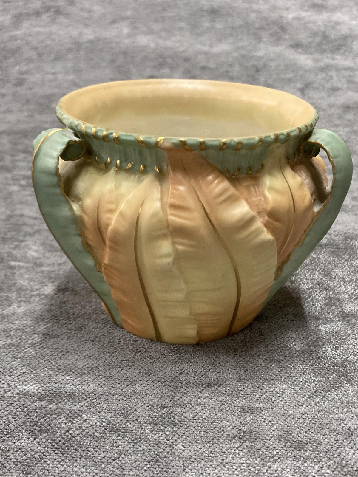 Royal Worcester Leaf Vase (1 of 1) Royal Worcester Leaf Vase (1 of 1)