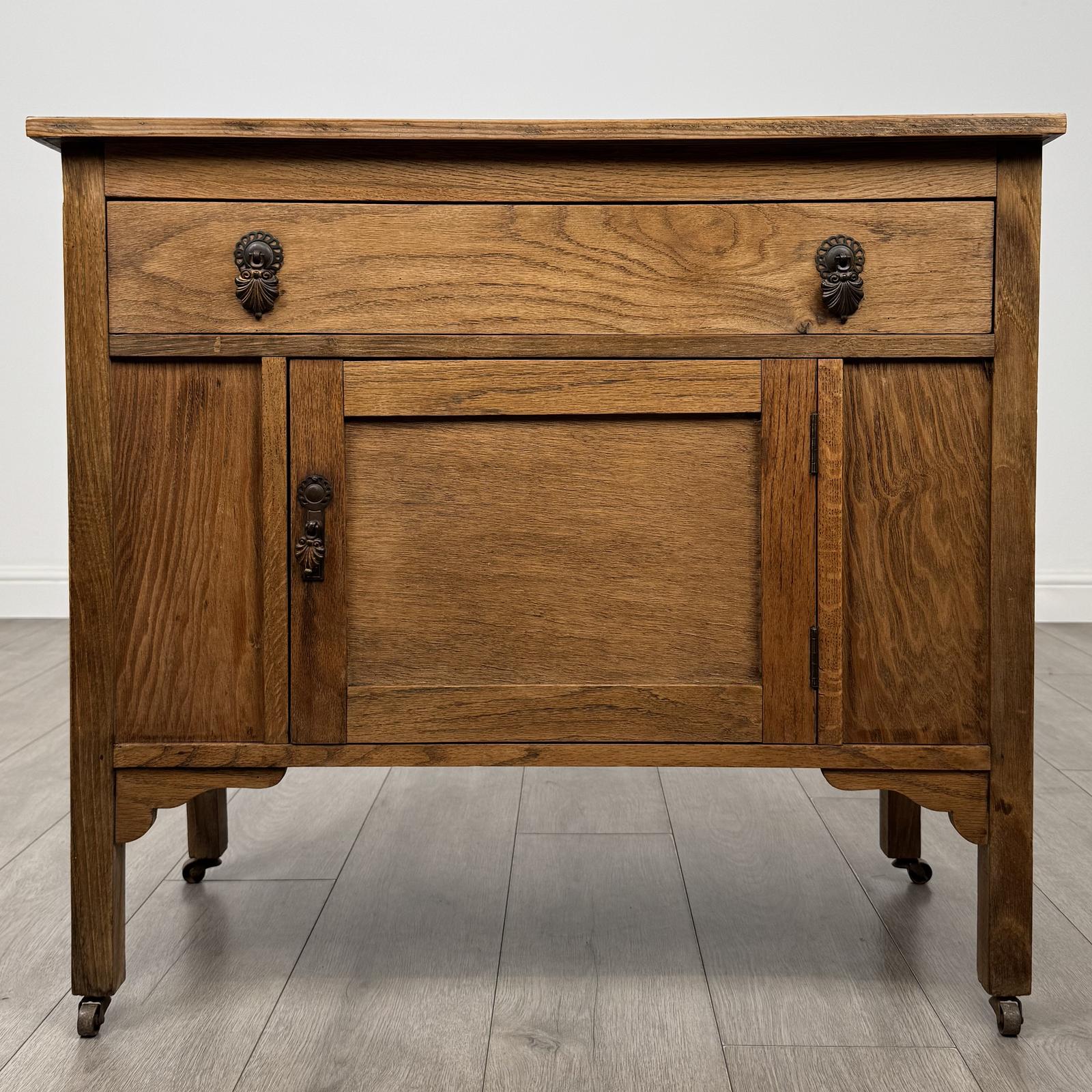 Antique 20th Century Cupboard in Golden Oak (1 of 12) Antique 20th Century Cupboard in Golden Oak (1 of 12)