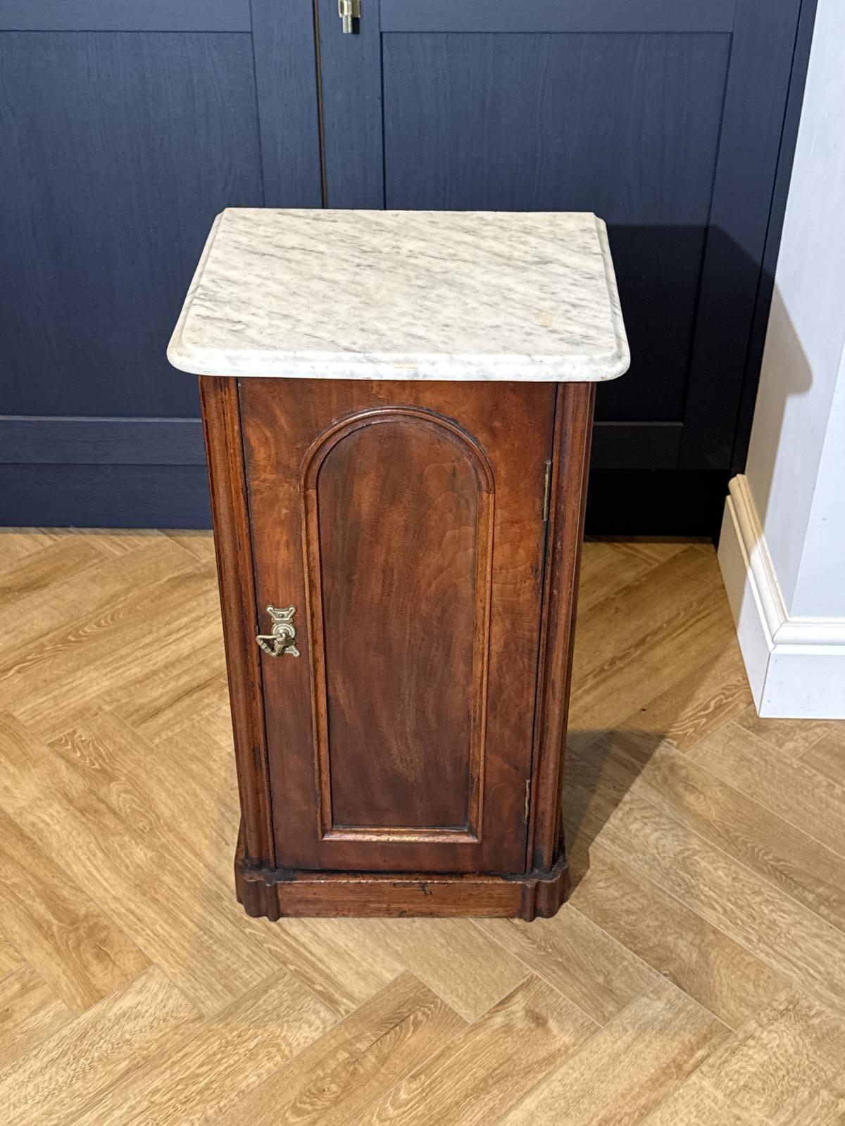 Victorian Marble Top Mahogany Bedside Cabinet (1 of 10) Victorian Marble Top Mahogany Bedside Cabinet (1 of 10)