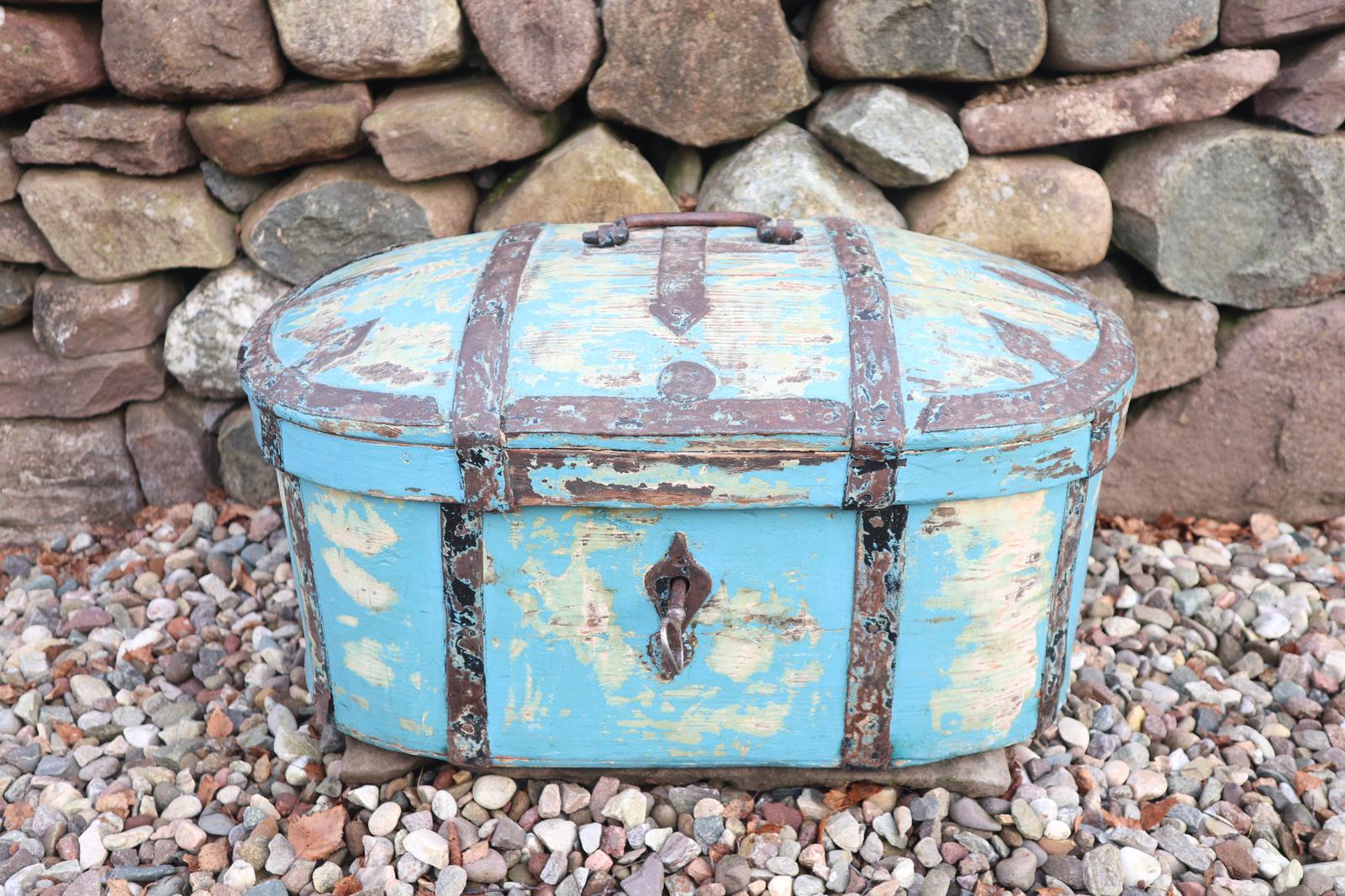 Scandinavian / Swedish 'Folk Art' Travel chest in blue paint and ironwork, 18th Century (1 of 37)