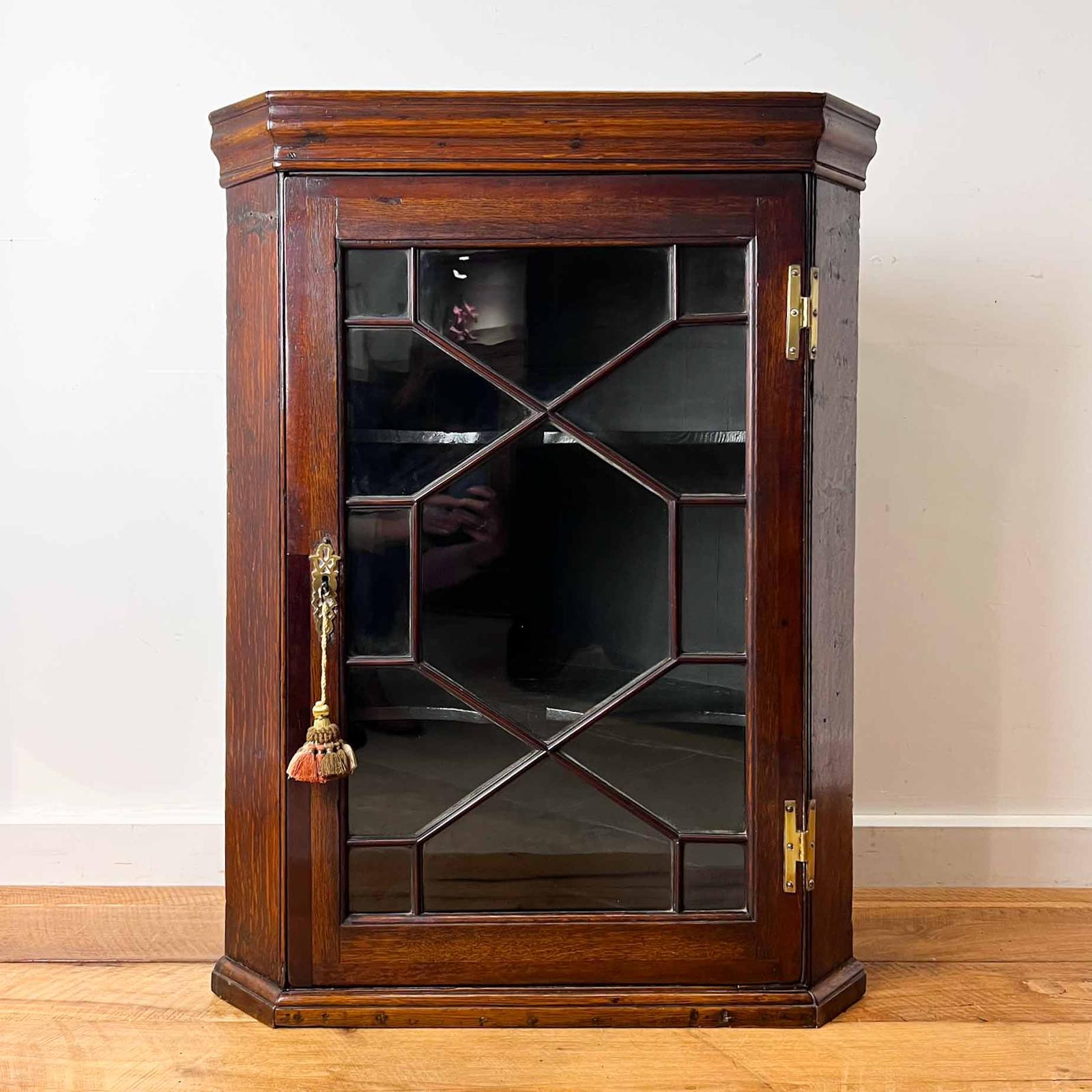 Georgian Oak Astragal Glazed Corner Wall Cupboard (1 of 15) Georgian Oak Astragal Glazed Corner Wall Cupboard (1 of 15)