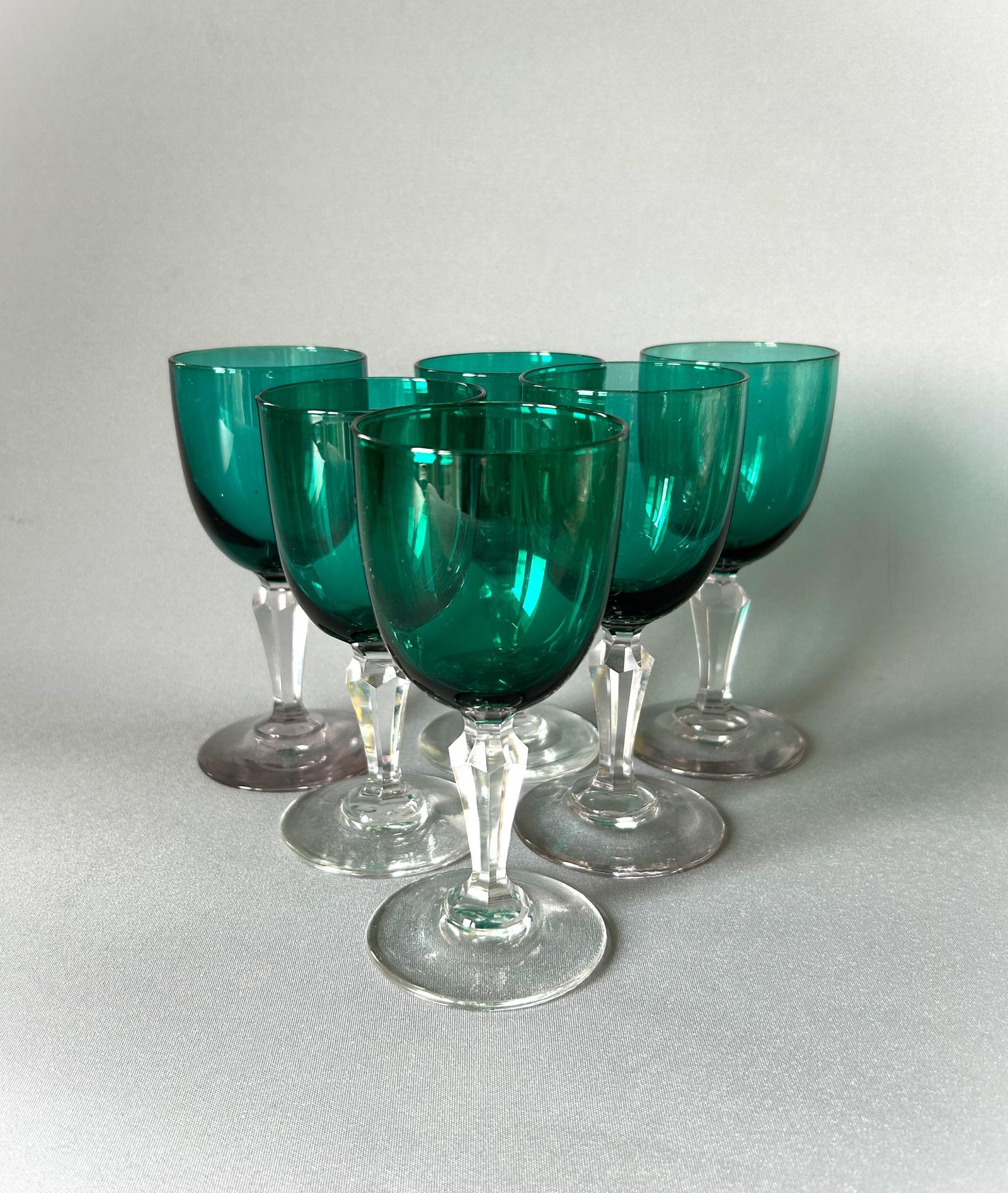 Delightful Set of 6 Victorian Green Bowl Wine Glasses (1 of 5) Delightful Set of 6 Victorian Green Bowl Wine Glasses (1 of 5)