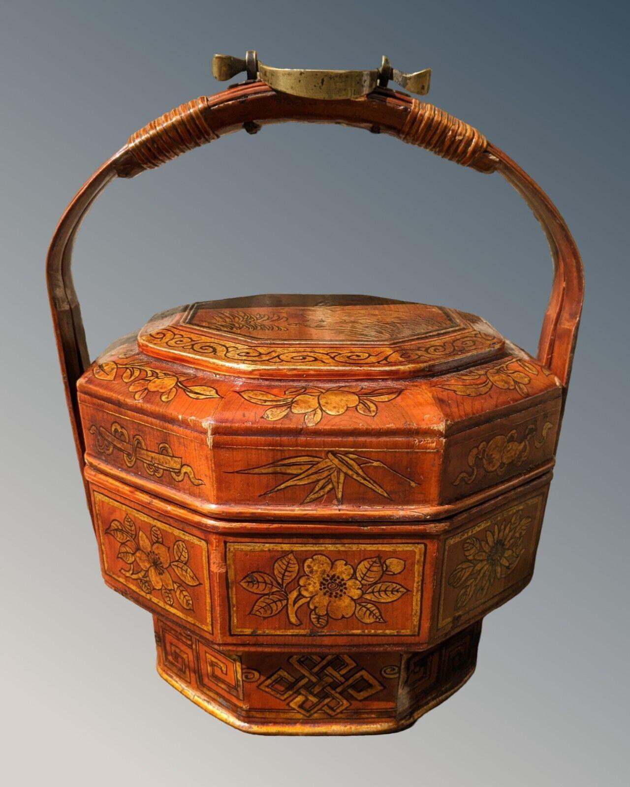 Chinese Lacquer Picnic Box Rabbit (1 of 7) Chinese Lacquer Picnic Box Rabbit (1 of 7)