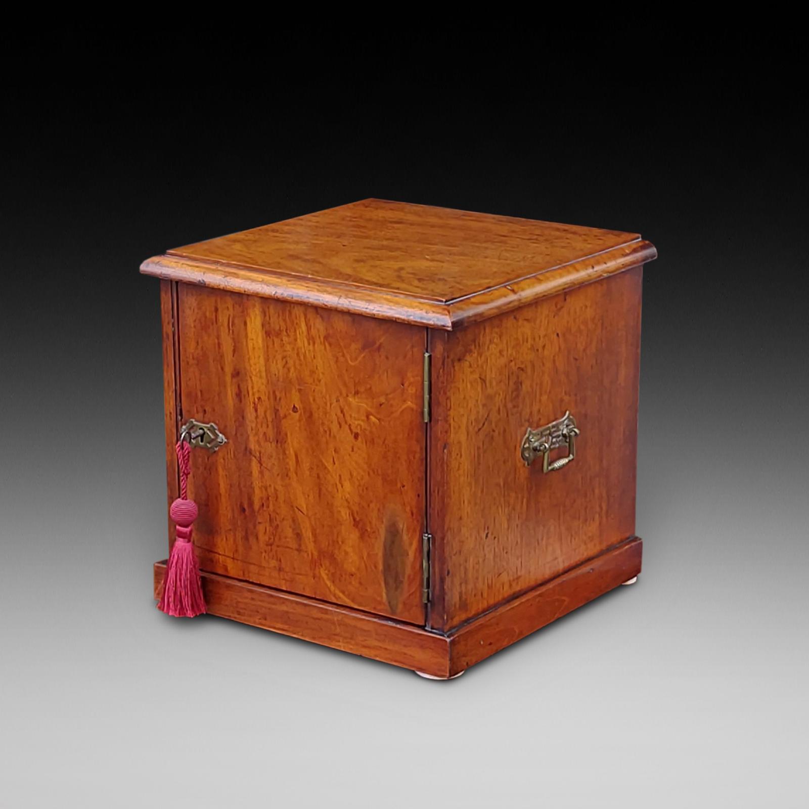 Early Victorian Mahogany Table Top Specimen Cabinet (1 of 8) Early Victorian Mahogany Table Top Specimen Cabinet (1 of 8)