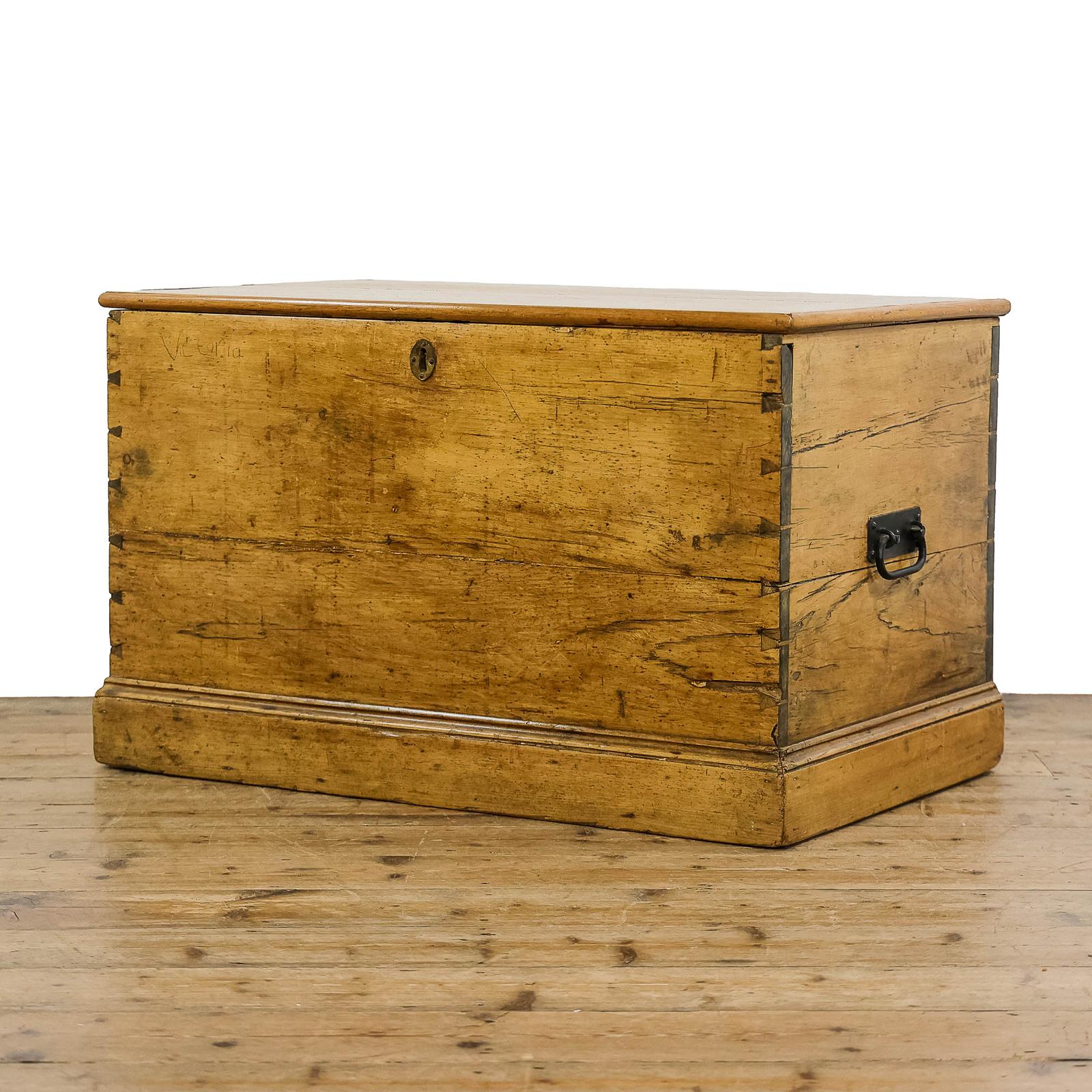 Antique Victorian Pine Trunk (1 of 8) Antique Victorian Pine Trunk (1 of 8)