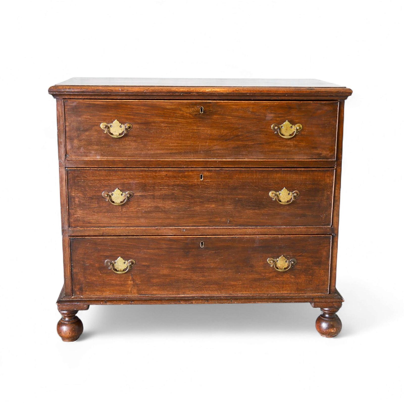 English Georgian Oak Chest of Drawers on Bun Feet - Late 18th Century / Early 19th Century (pre 1830) (1 of 14)