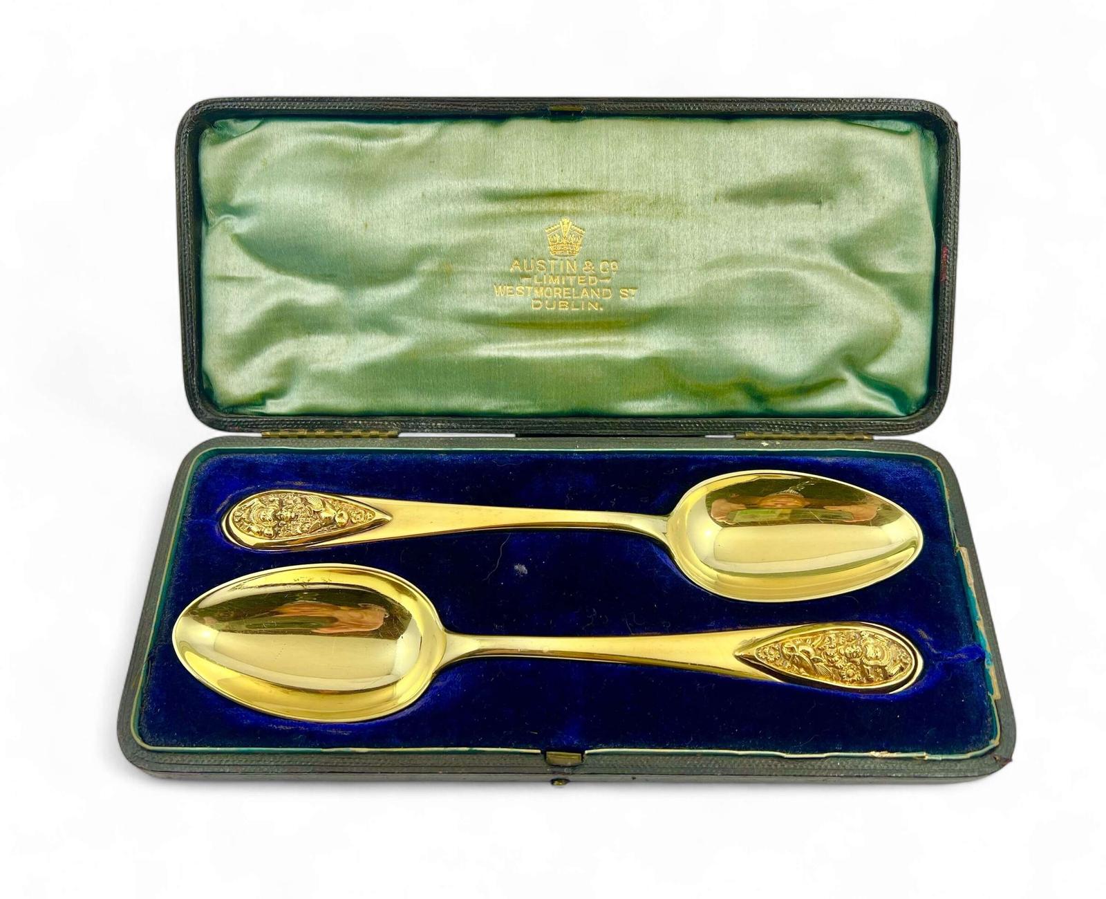 Victorian Pair of Cased Silver Gilt Dessert Spoons - Dublin 1890 (1 of 8)