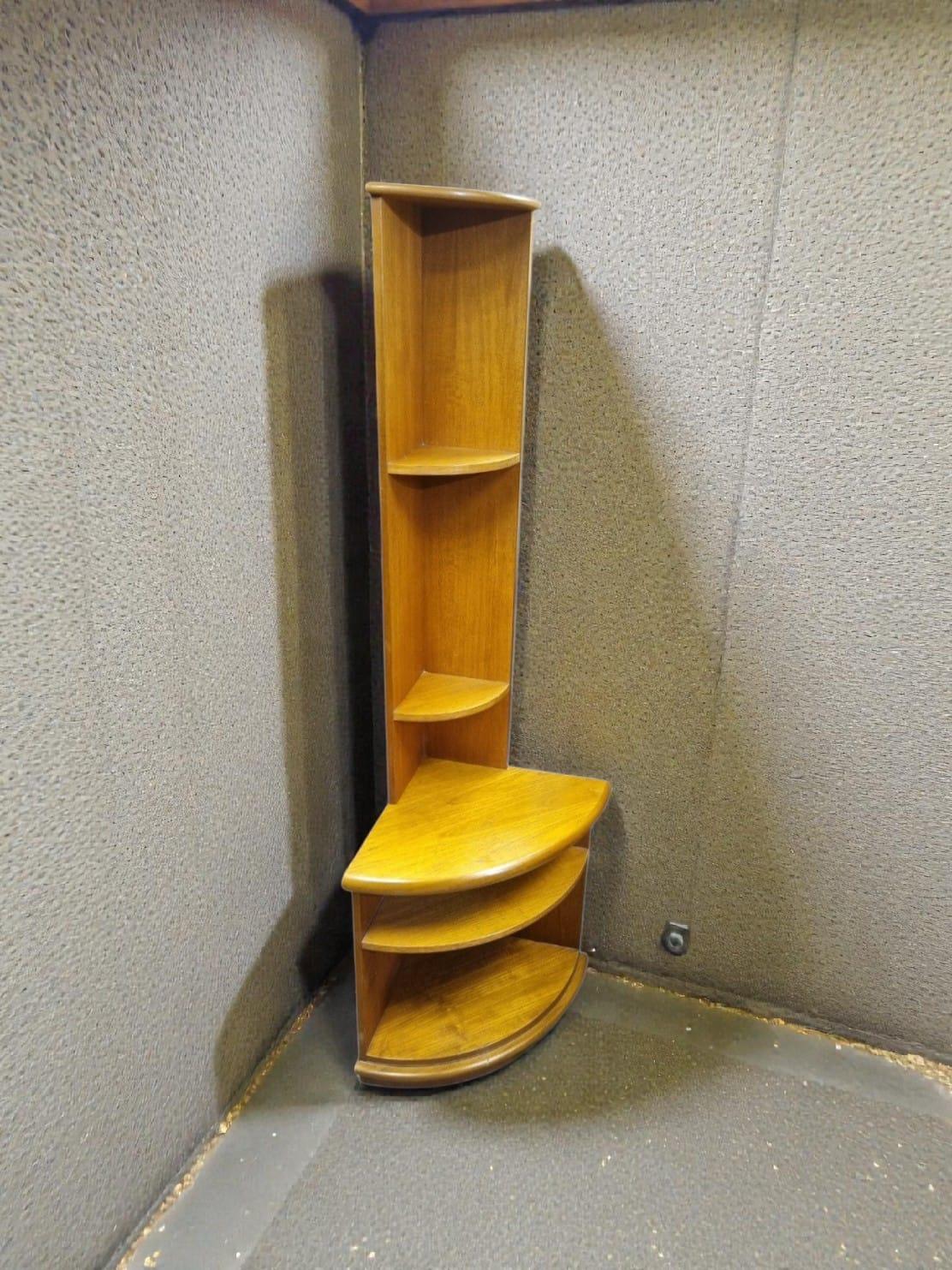 Post 1940s Shelves - main image