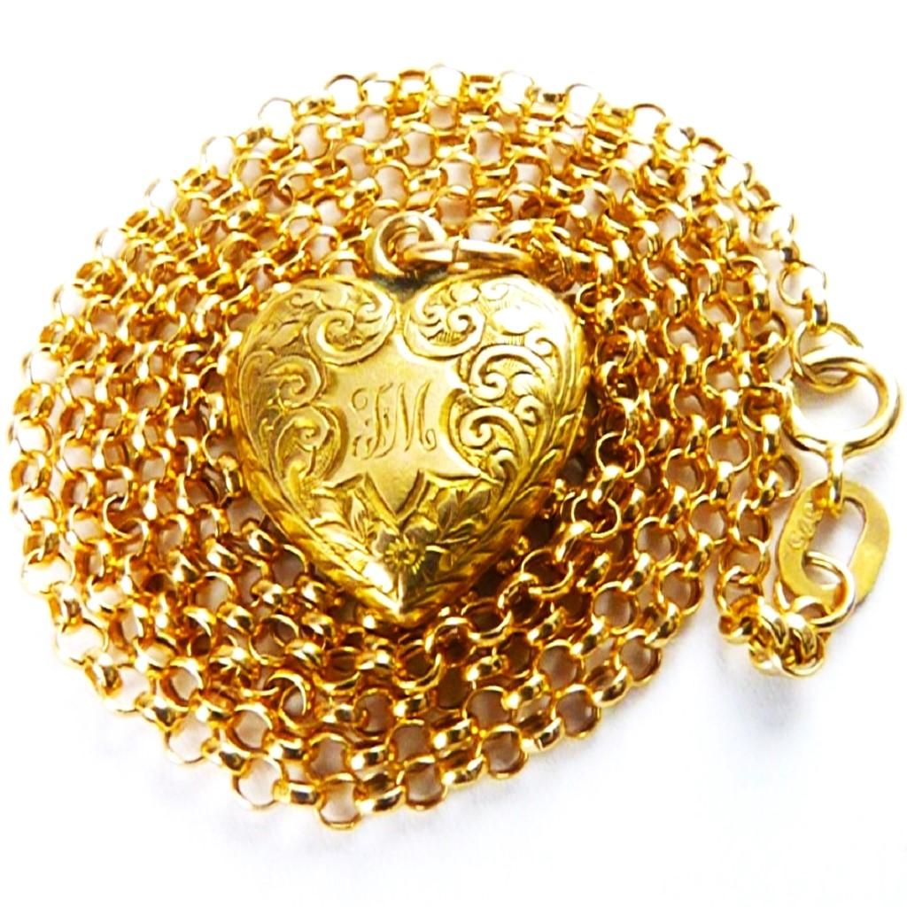 Edwardian 15ct Gold Heart Locket on Gold Chain (1 of 11)