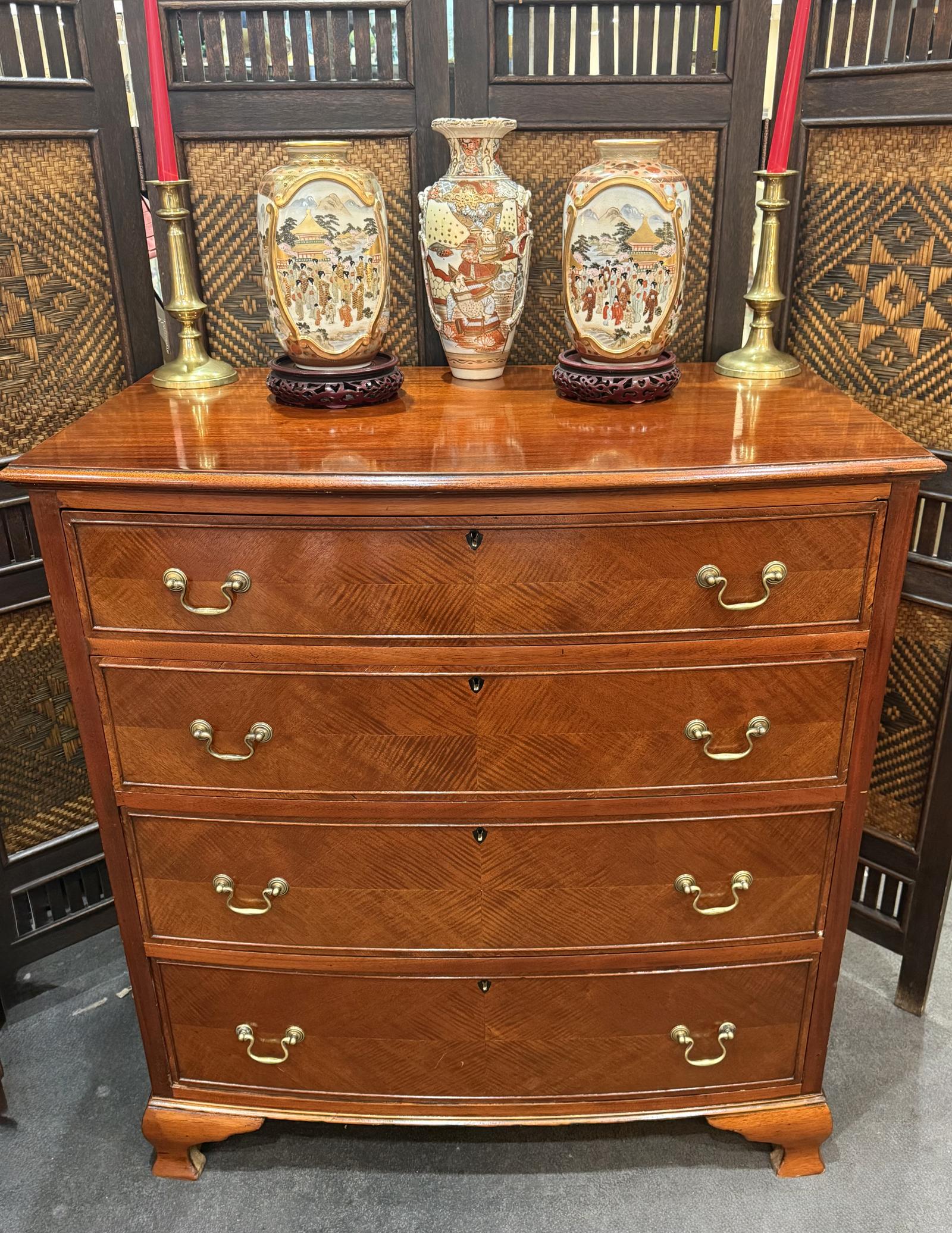 Bow Fronted Mahogany Chest of Drawers (1 of 9) Bow Fronted Mahogany Chest of Drawers (1 of 9)
