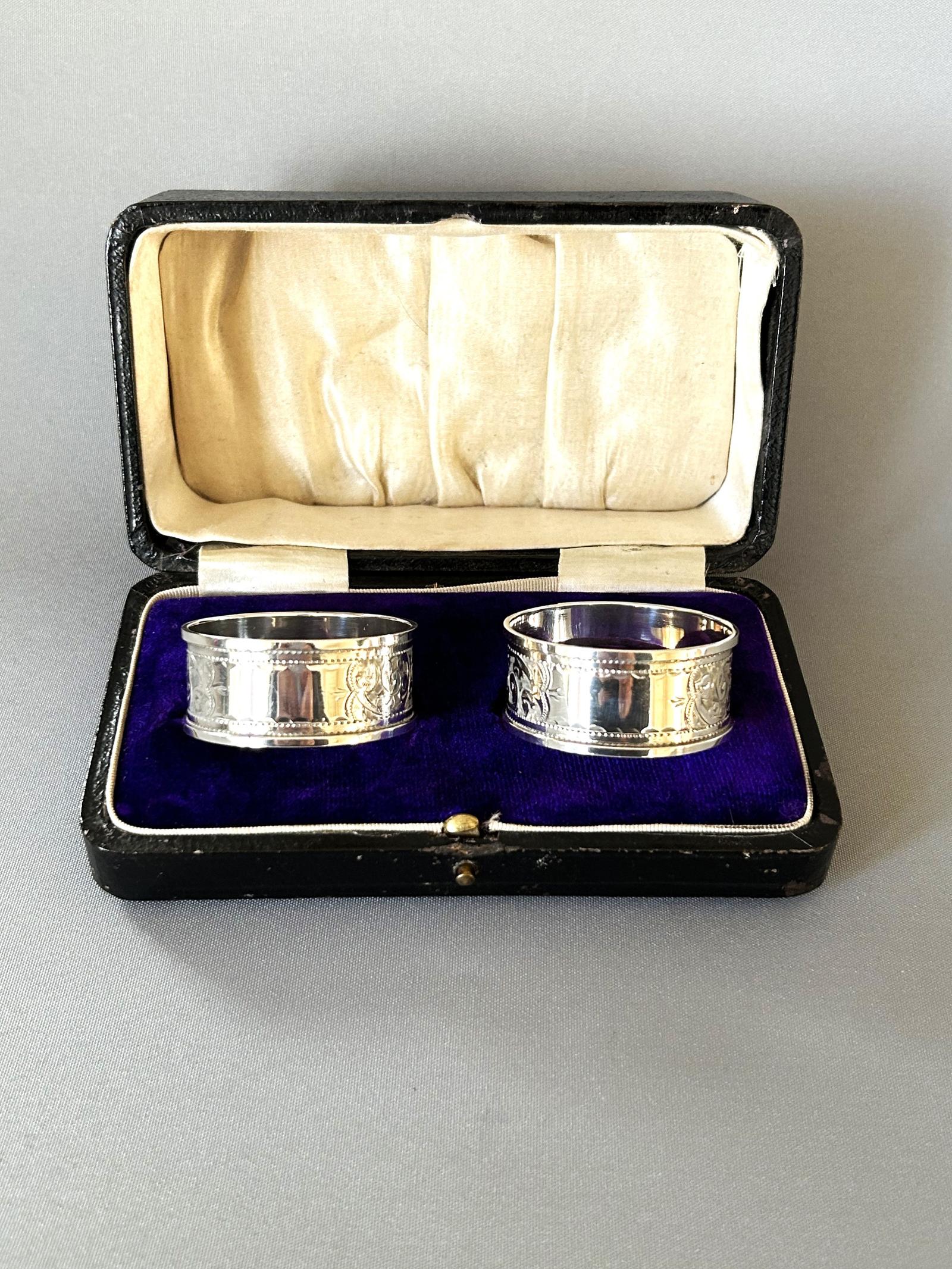 Charming Pair of Boxed Silver Napkin Rings (1 of 6) Charming Pair of Boxed Silver Napkin Rings (1 of 6)
