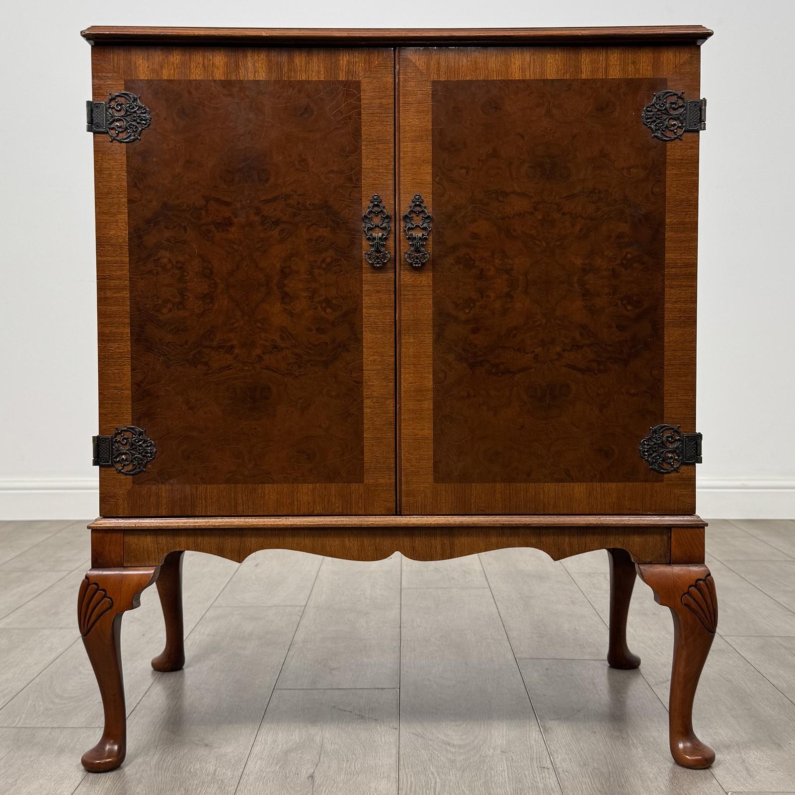 Antique 20th Century Fitted Cupboard in Burr Walnut (1 of 10) Antique 20th Century Fitted Cupboard in Burr Walnut (1 of 10)