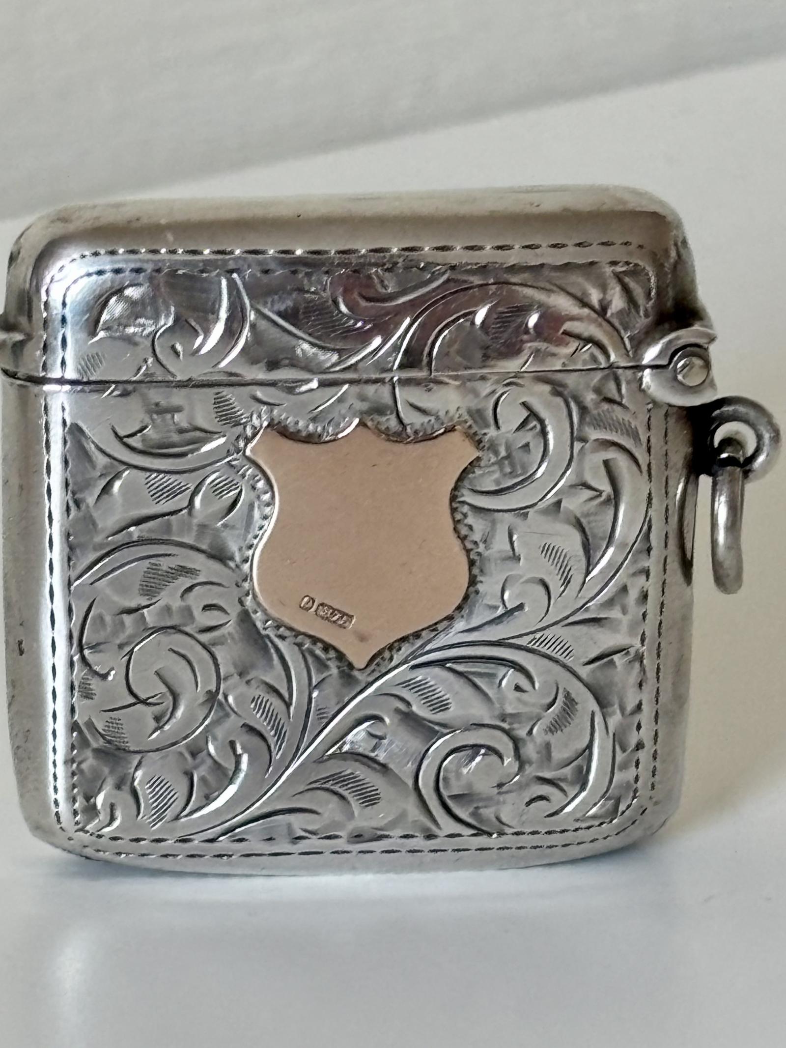 Sterling Silver & 9ct Gold Vesta Case Birmingham 1912 Henry Williamson (1 of 10) Sterling Silver & 9ct Gold Vesta Case Birmingham 1912 Henry Williamson (1 of 10)