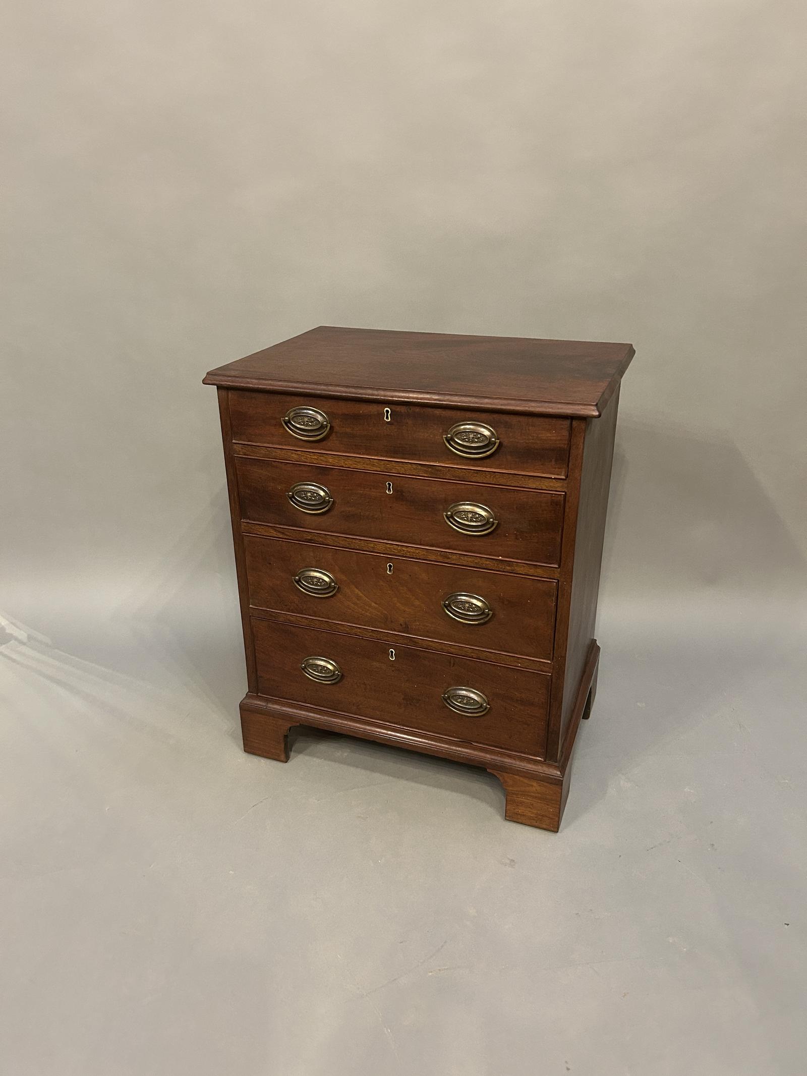 19th Century Small Chest of Drawers (1 of 10) 19th Century Small Chest of Drawers (1 of 10)