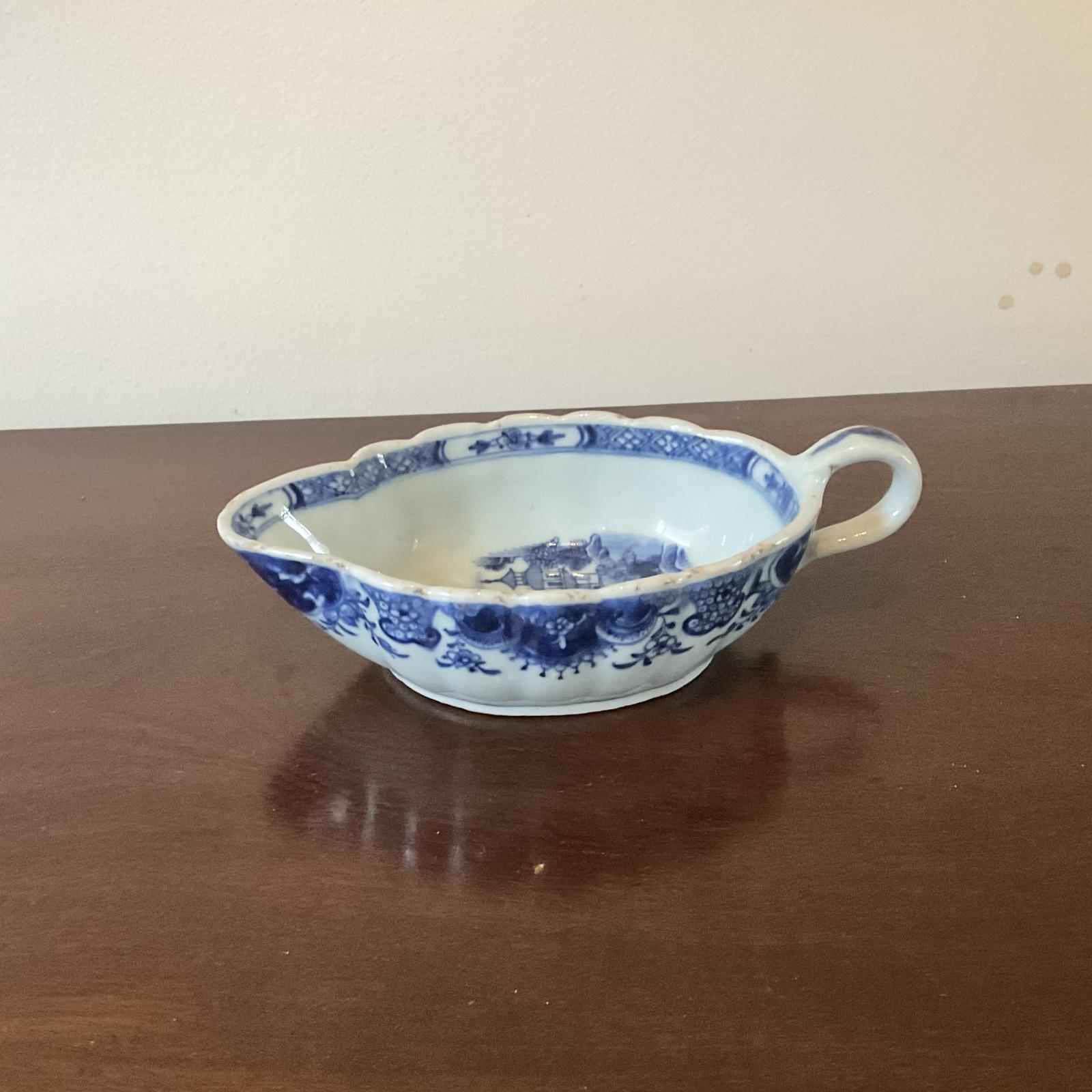 Chinese Export Sauce Boat (1 of 4) Chinese Export Sauce Boat (1 of 4)