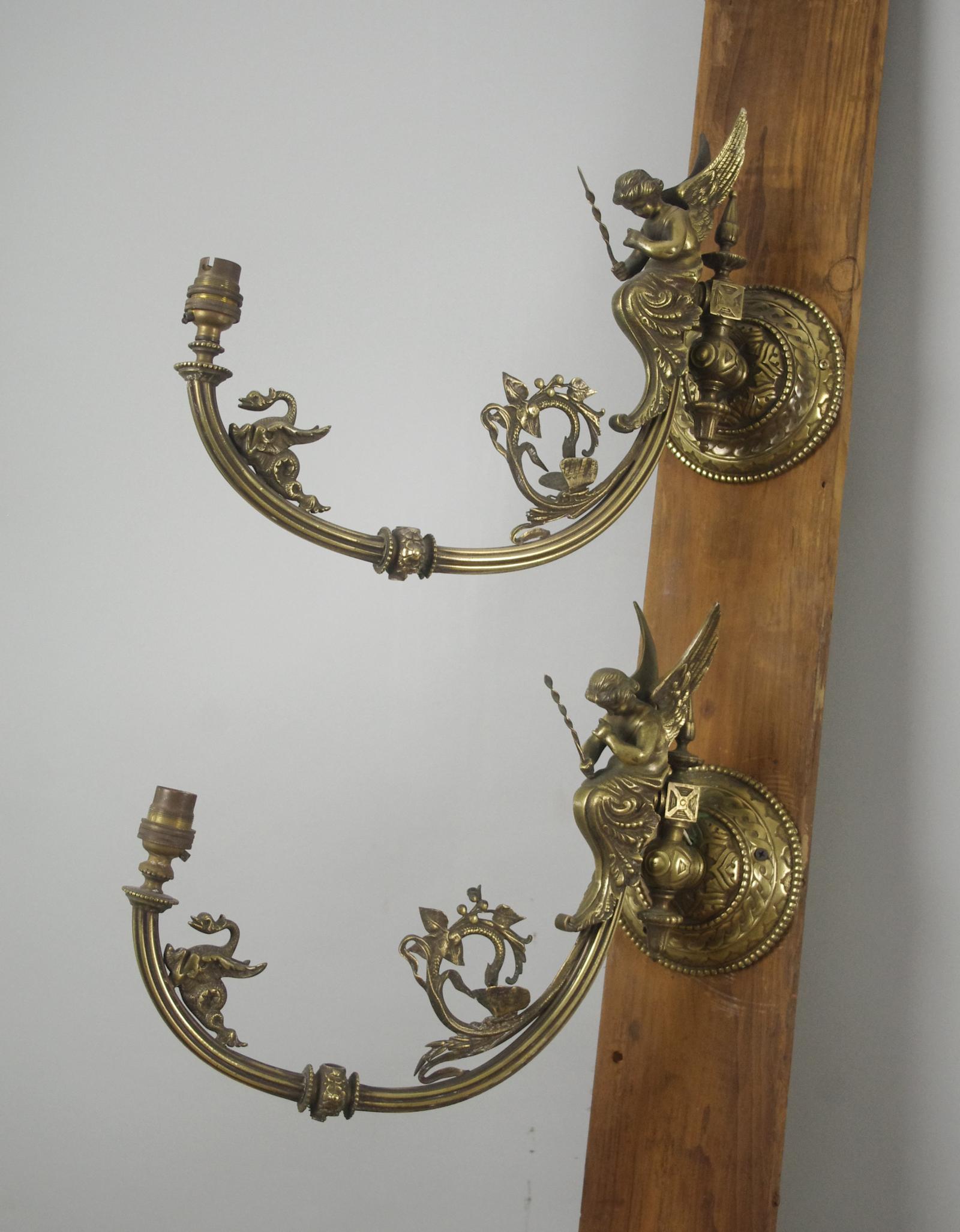 Pair of Decorative Victorian  Brass Wall Lights (1 of 14)