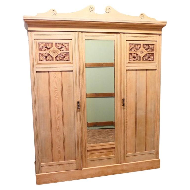 Victorian Ash Arts & Crafts Tripple Wardrobe Compactum (1 of 7)