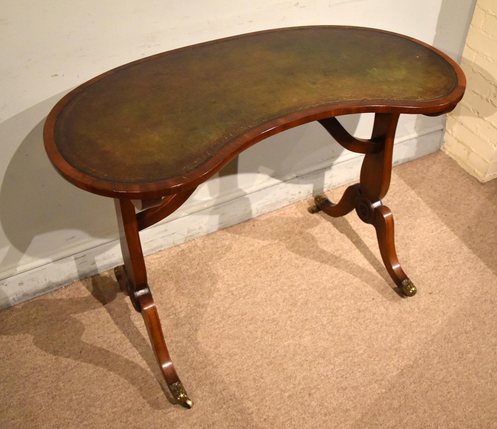George III Mahogany Kidney Shaped Writing Table (1 of 9) George III Mahogany Kidney Shaped Writing Table (1 of 9)