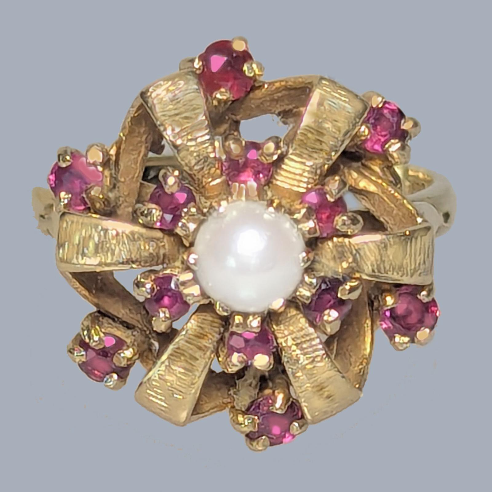 English Post 1940s Jewellery - main image