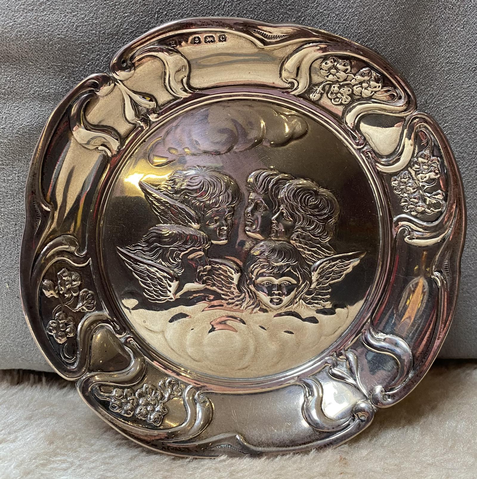Silver Cherub Embossed Dish. (1 of 4) Silver Cherub Embossed Dish. (1 of 4)