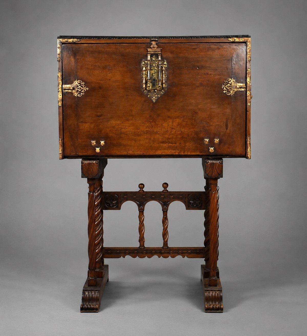 17th Century Spanish Walnut Bargueño Cabinet (1 of 12) 17th Century Spanish Walnut Bargueño Cabinet (1 of 12)