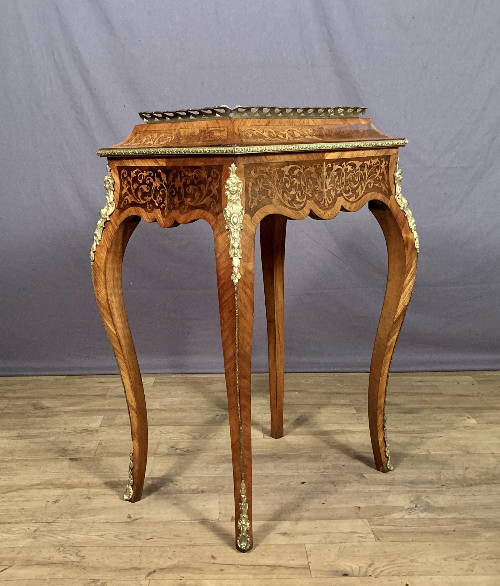 Anthony Wilkinson Decorative Antiques image (3 of 5) Anthony Wilkinson Decorative Antiques image (3 of 5)