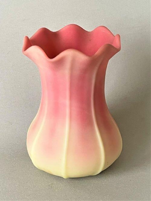 A Charming Queen's Burmese Glass Posy Vase (1 of 7)