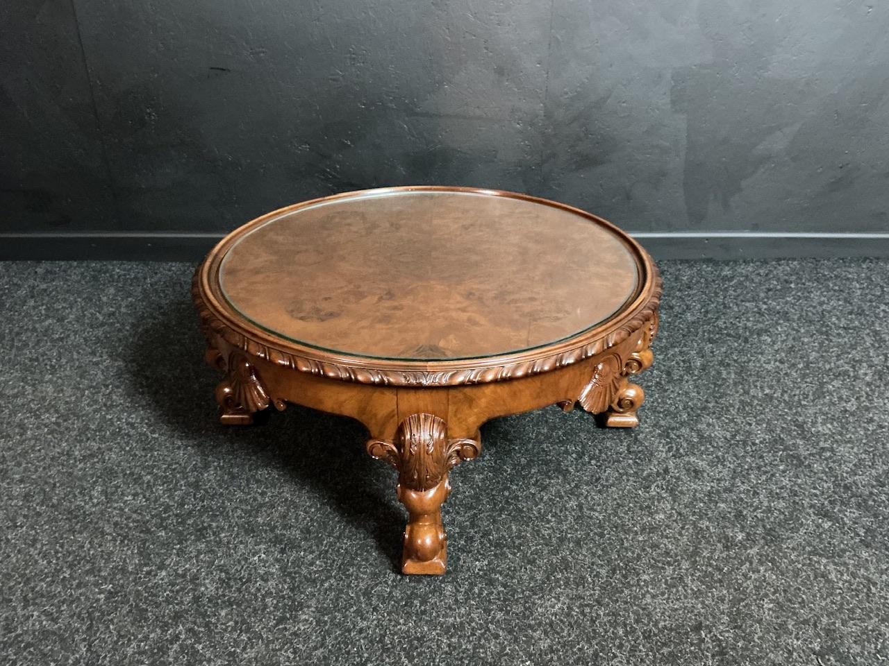 Walnut Coffee Table (1 of 5) Walnut Coffee Table (1 of 5)