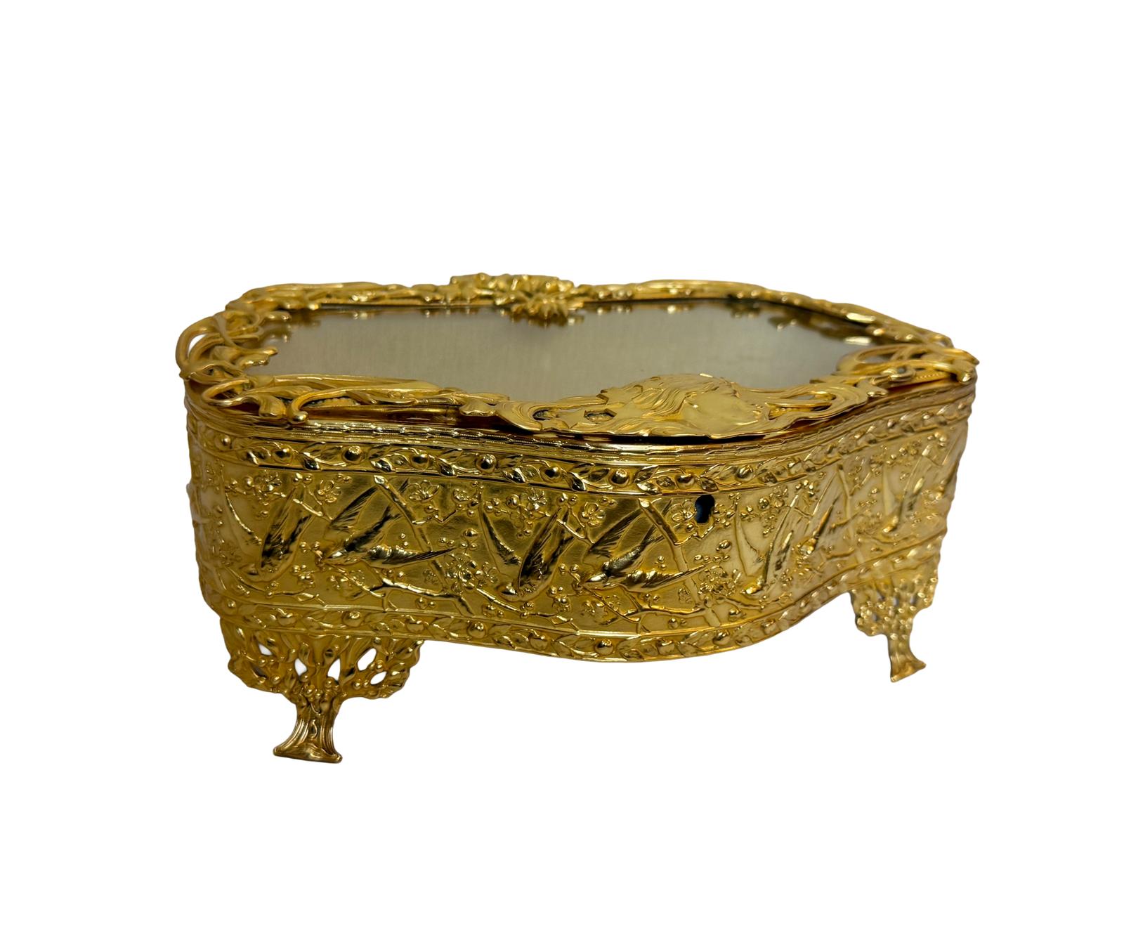 Art Nouveau Gilt Bronze and Glass Jewellery Box (1 of 10) Art Nouveau Gilt Bronze and Glass Jewellery Box (1 of 10)