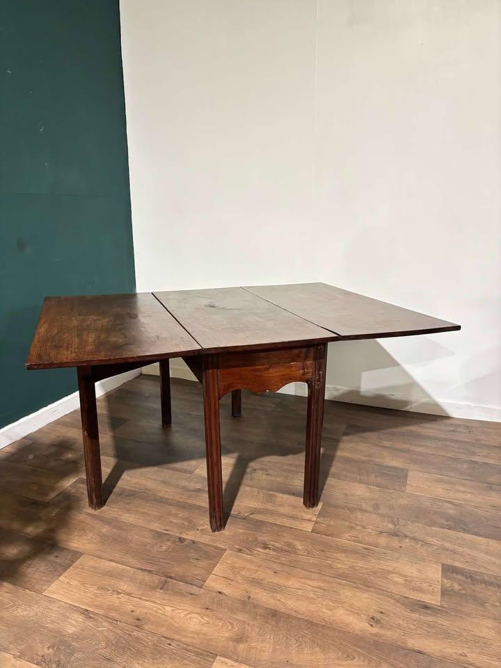 Georgian Mahogany Drop Leaf Table (1 of 18)