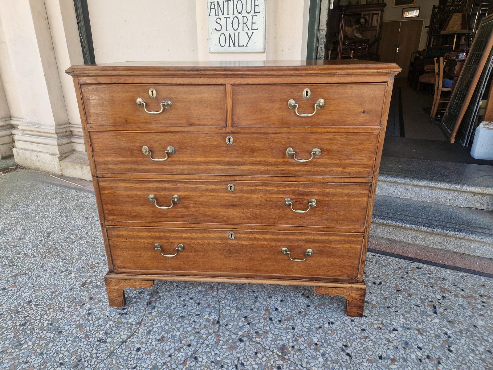 Lovely Georgian Oak Chest of Drawers (1 of 11) Lovely Georgian Oak Chest of Drawers (1 of 11)