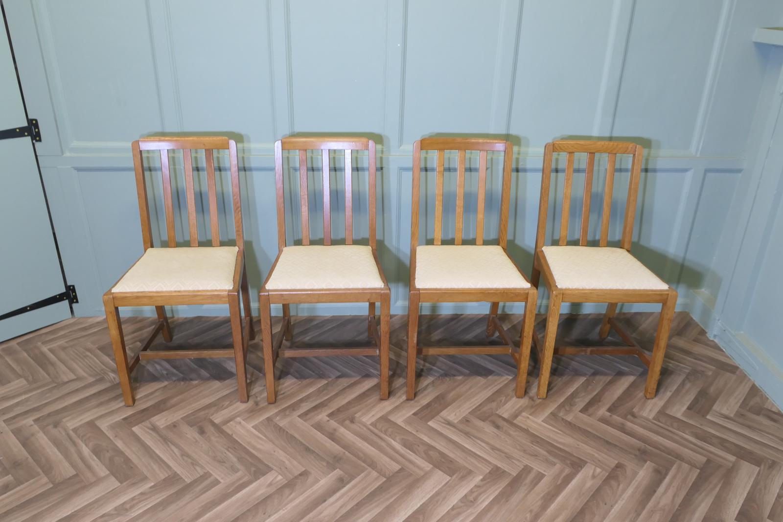 Set of 4 Arts & Crafts Golden Oak Dining Chairs (1 of 4) Set of 4 Arts & Crafts Golden Oak Dining Chairs (1 of 4)