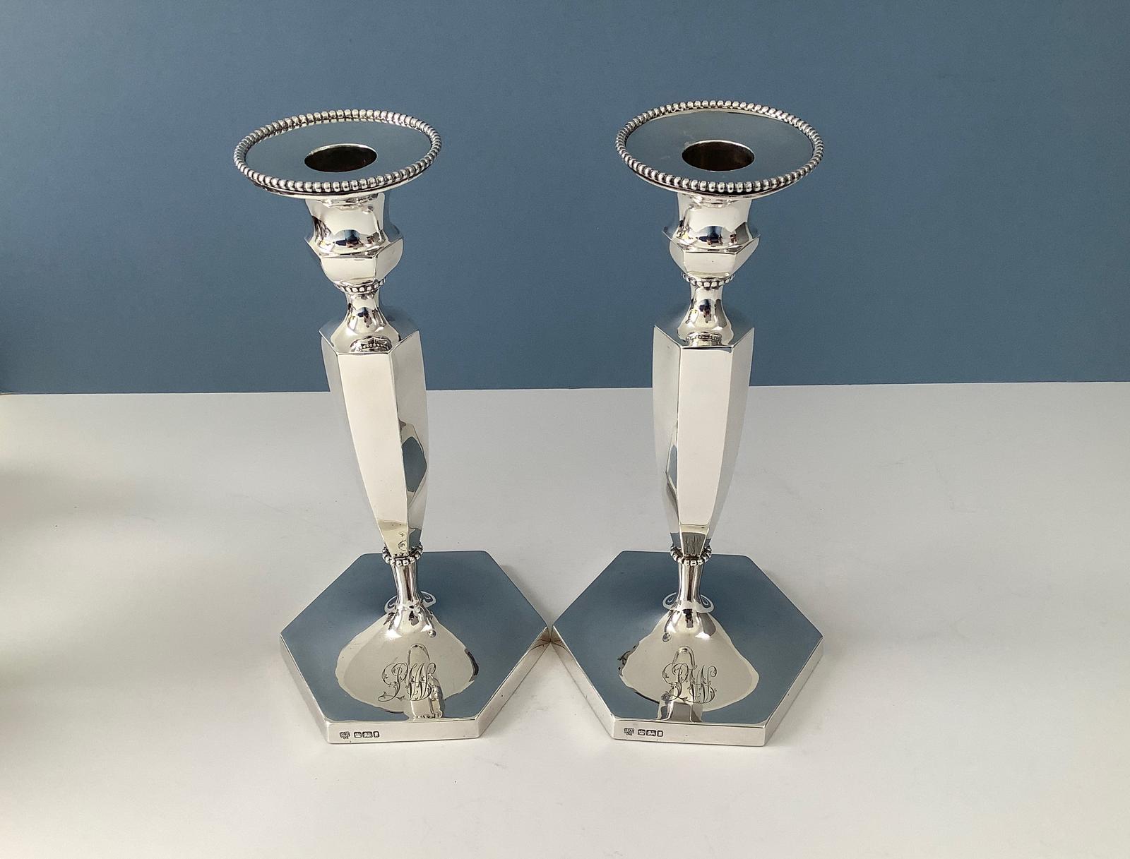 Elegant Pair of Edwardian Silver Candlesticks (1 of 9)