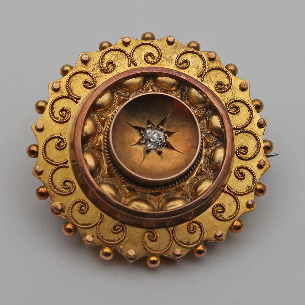 Victorian Gold Brooch with Cannetille Work (1 of 2)