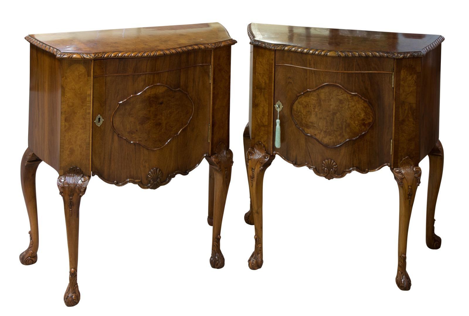 Pair of Walnut Bedside Tables c.1930 (1 of 13) Pair of Walnut Bedside Tables c.1930 (1 of 13)