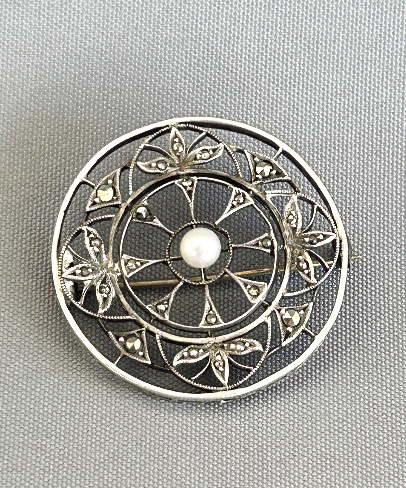 Antique French Silver & Pearl 'Snowflake' Brooch (1 of 6) Antique French Silver & Pearl 'Snowflake' Brooch (1 of 6)