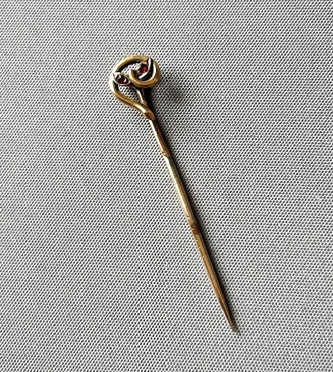 Art Nouveau 14 ct Gold & Ruby Stick Pin (1 of 4) Art Nouveau 14 ct Gold & Ruby Stick Pin (1 of 4)